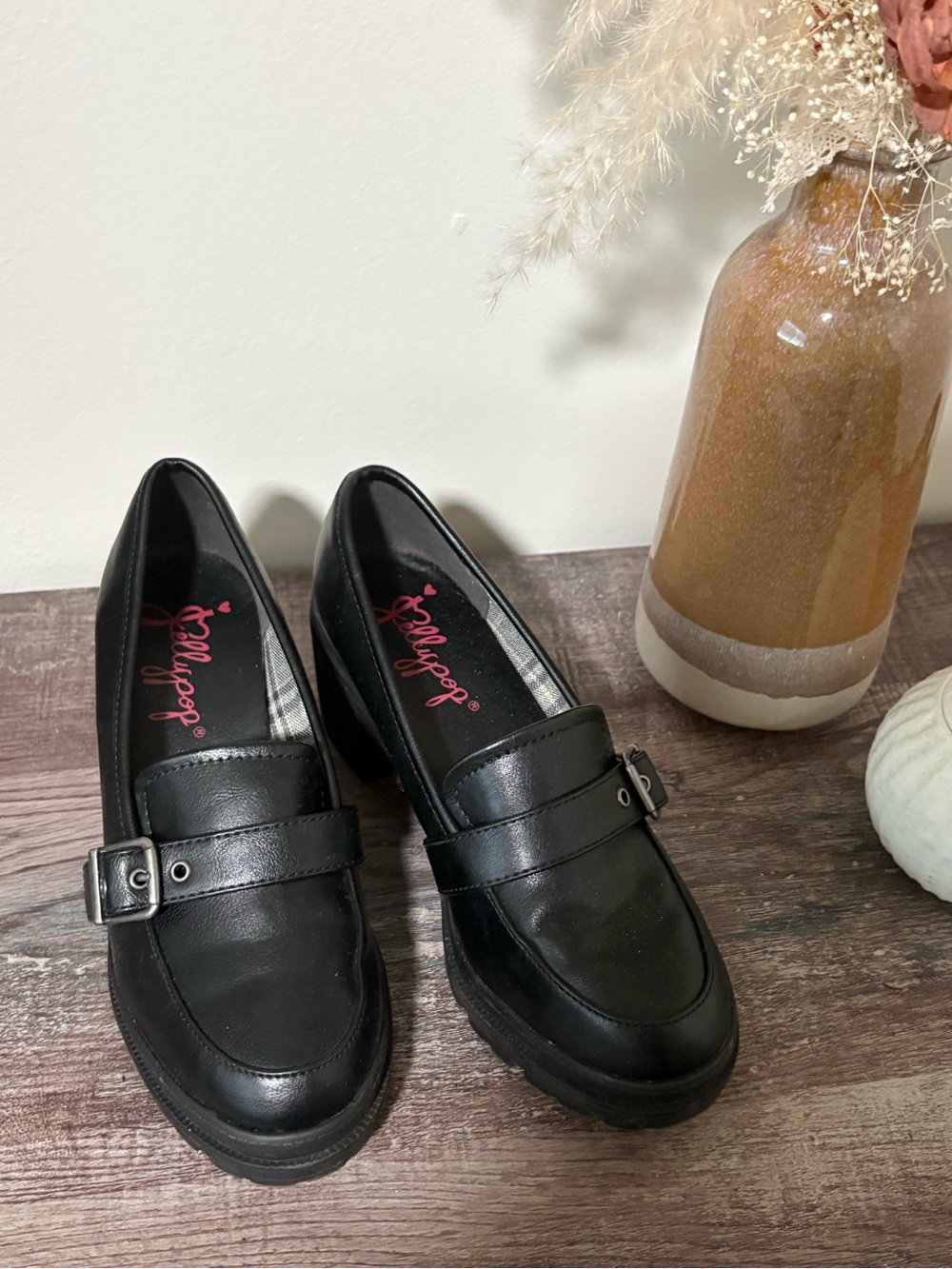 jelly pop Black Leather Buckle Loafers